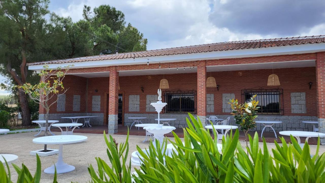 Hostal San Martin De Montalban Екстер'єр фото