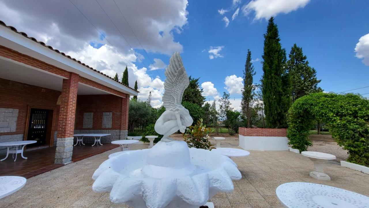 Hostal San Martin De Montalban Екстер'єр фото