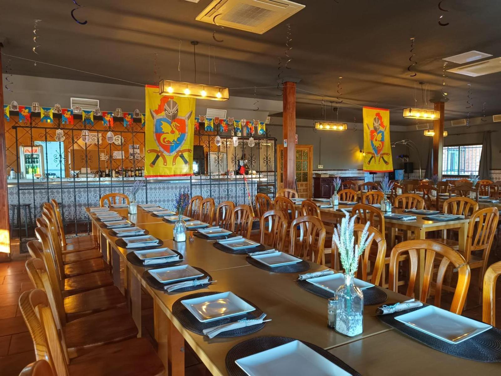 Hostal San Martin De Montalban Екстер'єр фото
